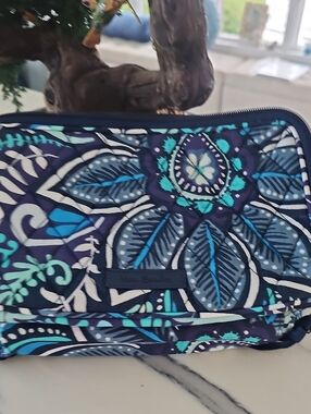 Vera Bradley Navy Turquoise Floral Quilted Cosmetic Pouch